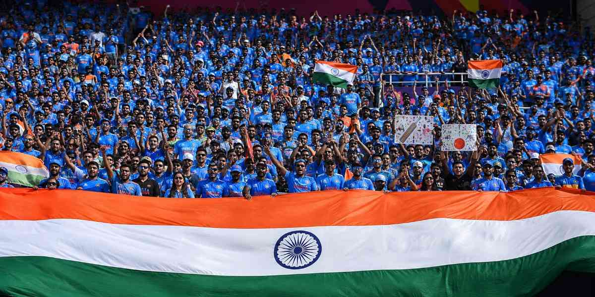 Which Cricketer Has More Fans Indian cricket crowd image